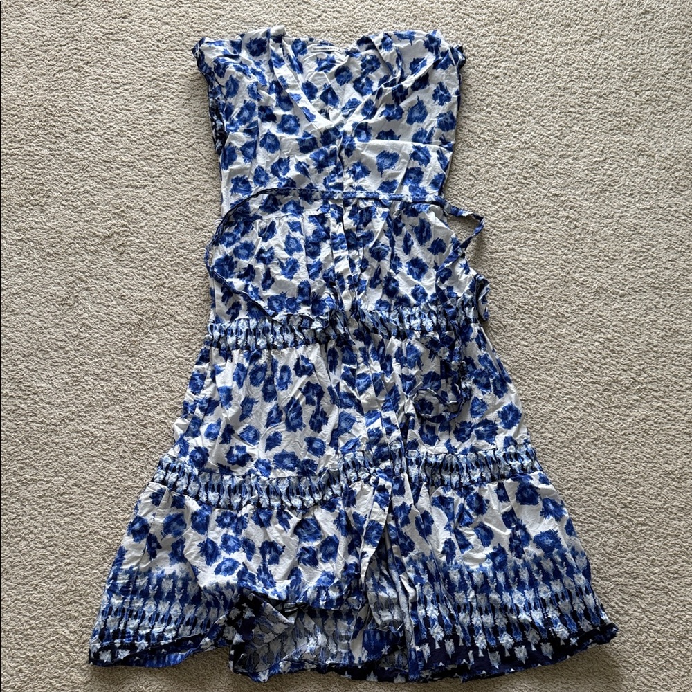Abercrombie & Fitch Blue and White Patterned Fabric